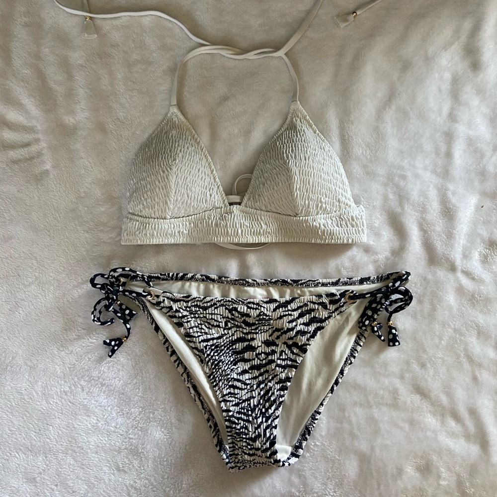 Victoria’s Secret ribbed zebra bikini set